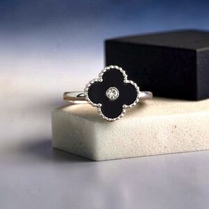 Chic Black Stainless Steel Clover Ring - Size 9
